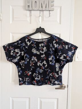 Halogen Navy Floral Abstract Boxy Crop Top Batwing Sleeve Blouse Career Chic - M